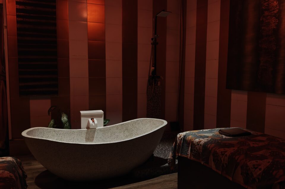 Discover the Ultimate Relaxation in Midas Ubud’s Luxurious Couple’s Massage Room